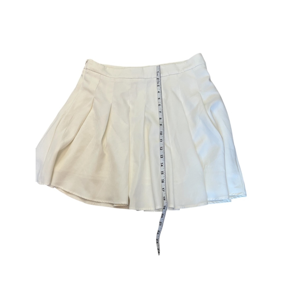 SHEIN CURVES White Pleated High Rise Short Skirt 1XL - Picture 6 of 9